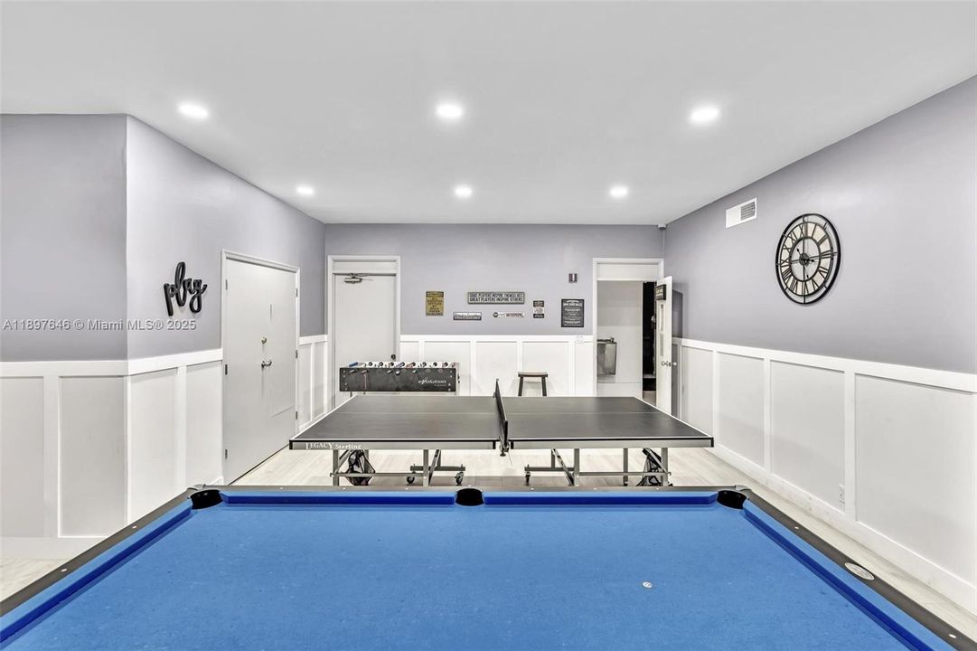 Active With Contract: $359,000 (2 beds, 2 baths, 1222 Square Feet)