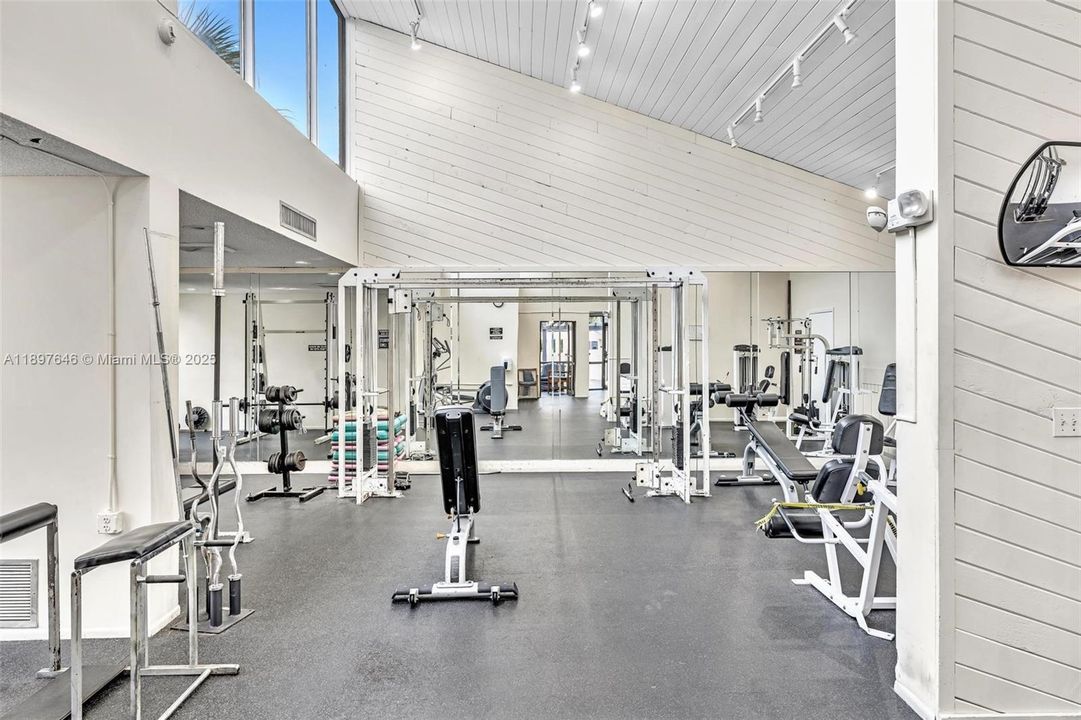 Active With Contract: $359,000 (2 beds, 2 baths, 1222 Square Feet)