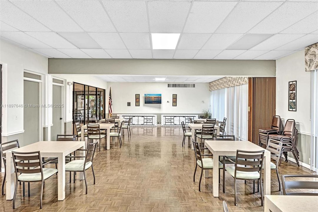 Active With Contract: $359,000 (2 beds, 2 baths, 1222 Square Feet)