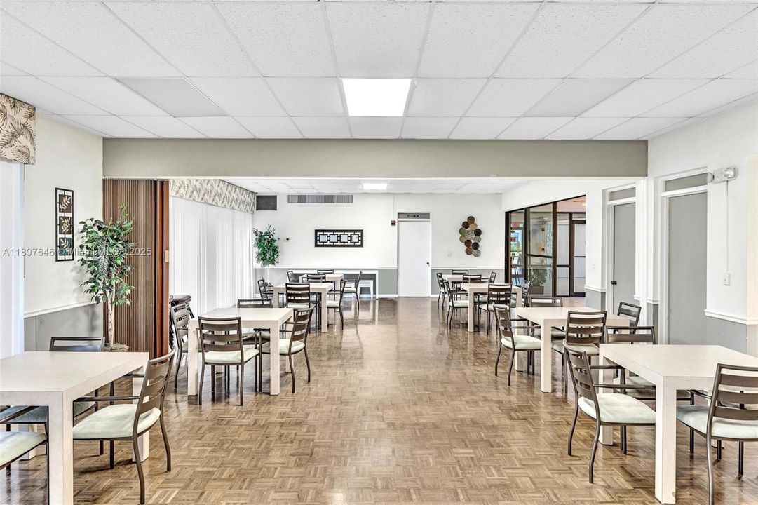 Active With Contract: $359,000 (2 beds, 2 baths, 1222 Square Feet)