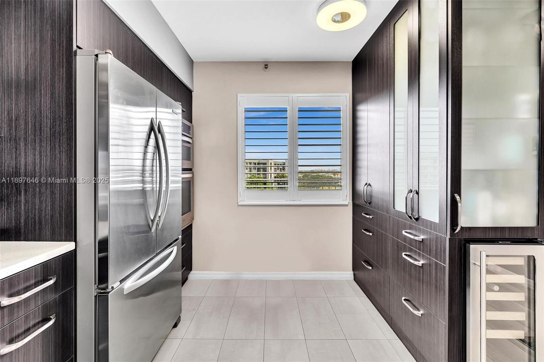 Active With Contract: $359,000 (2 beds, 2 baths, 1222 Square Feet)