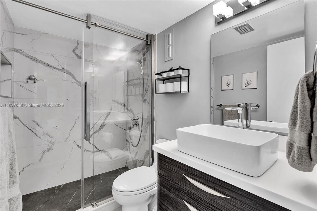 Active With Contract: $359,000 (2 beds, 2 baths, 1222 Square Feet)