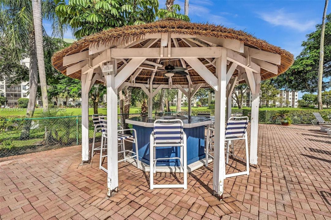 Active With Contract: $359,000 (2 beds, 2 baths, 1222 Square Feet)