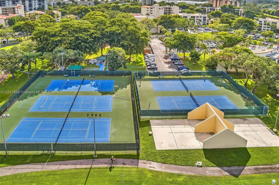 Active With Contract: $359,000 (2 beds, 2 baths, 1222 Square Feet)