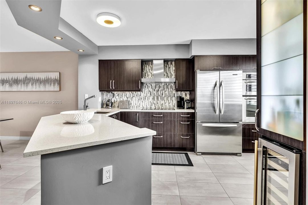 Active With Contract: $359,000 (2 beds, 2 baths, 1222 Square Feet)