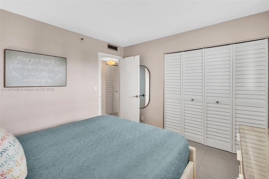 Active With Contract: $359,000 (2 beds, 2 baths, 1222 Square Feet)