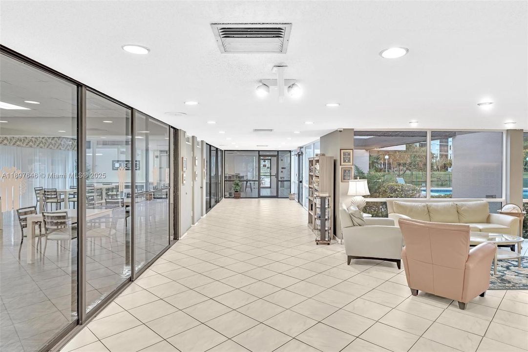 Active With Contract: $359,000 (2 beds, 2 baths, 1222 Square Feet)