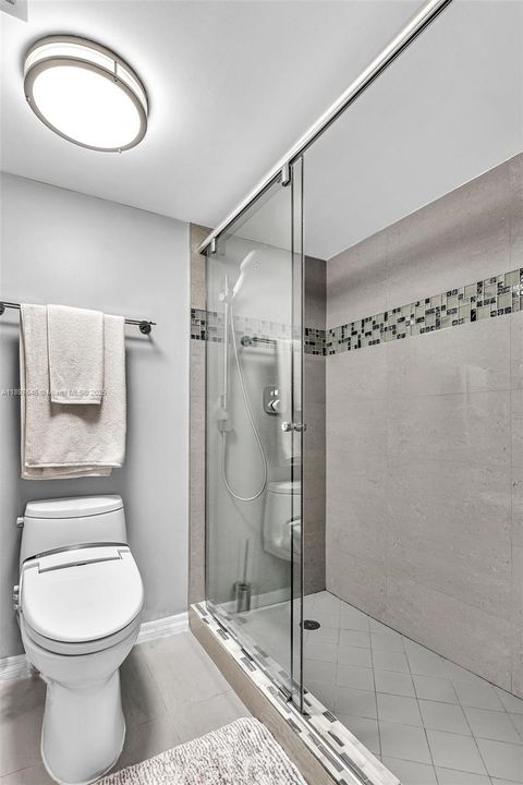 Active With Contract: $359,000 (2 beds, 2 baths, 1222 Square Feet)