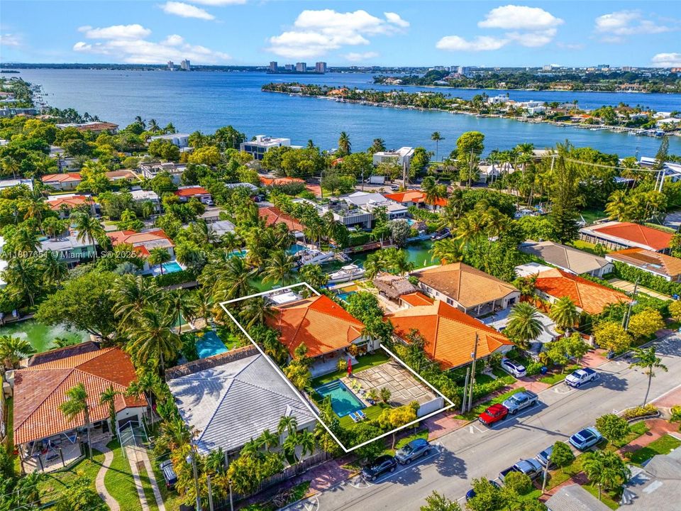 待售: $2,990,000 (4 贝兹, 3 浴室, 2496 平方英尺)