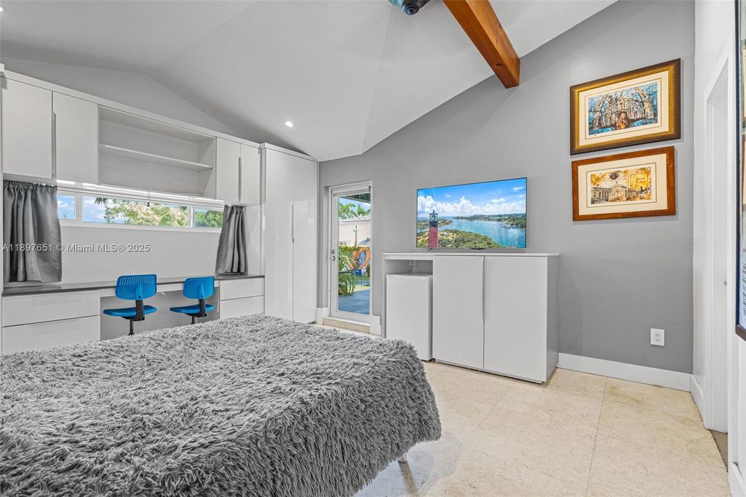 待售: $2,990,000 (4 贝兹, 3 浴室, 2496 平方英尺)