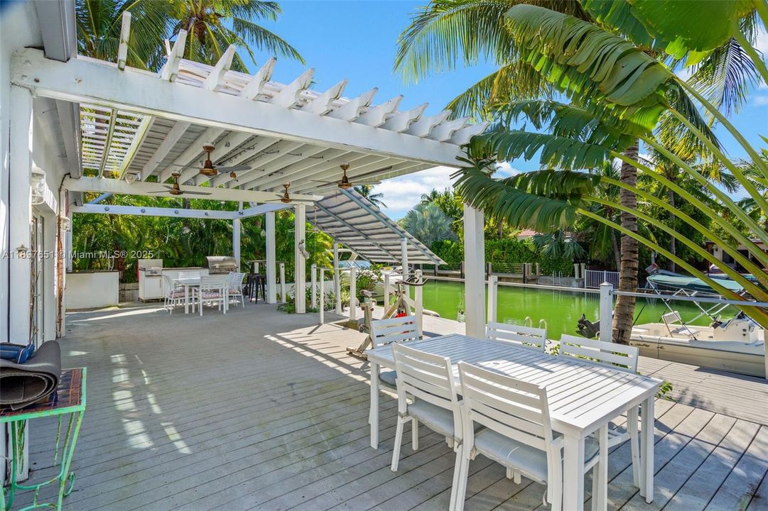 待售: $2,990,000 (4 贝兹, 3 浴室, 2496 平方英尺)