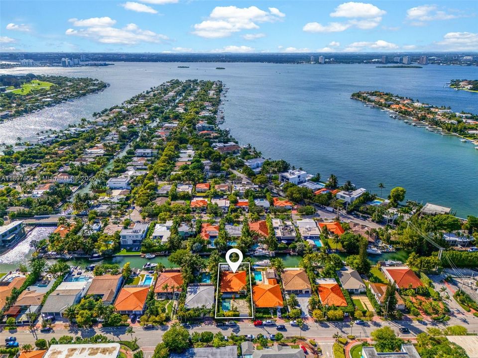 待售: $2,990,000 (4 贝兹, 3 浴室, 2496 平方英尺)