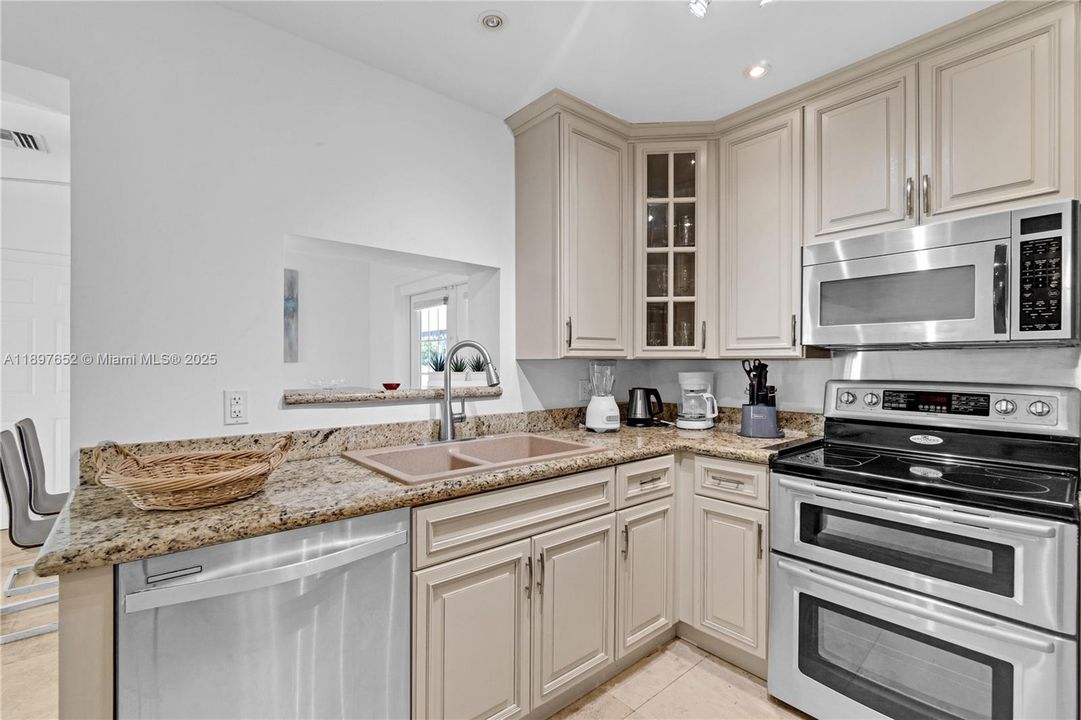 For Sale: $710,000 (4 beds, 3 baths, 1804 Square Feet)