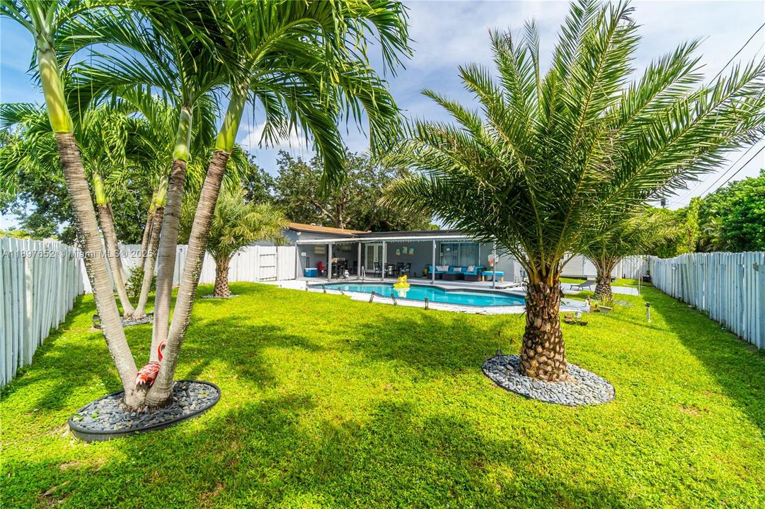 For Sale: $710,000 (4 beds, 3 baths, 1804 Square Feet)