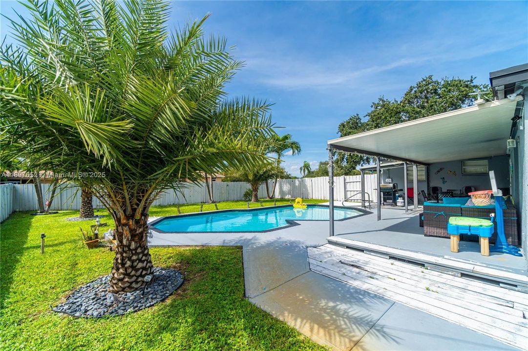 For Sale: $710,000 (4 beds, 3 baths, 1804 Square Feet)