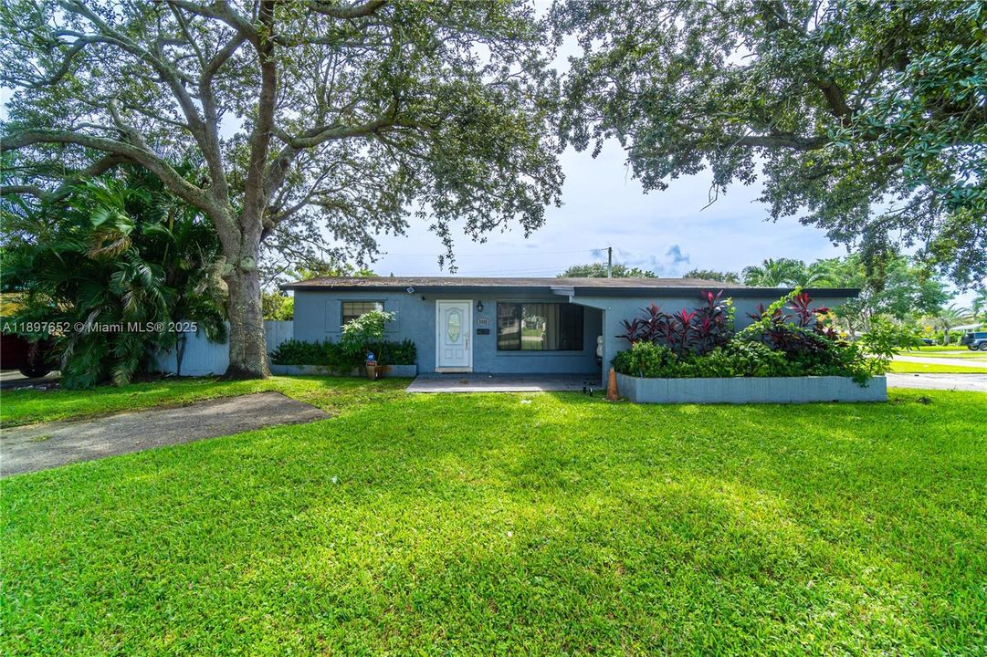 For Sale: $710,000 (4 beds, 3 baths, 1804 Square Feet)