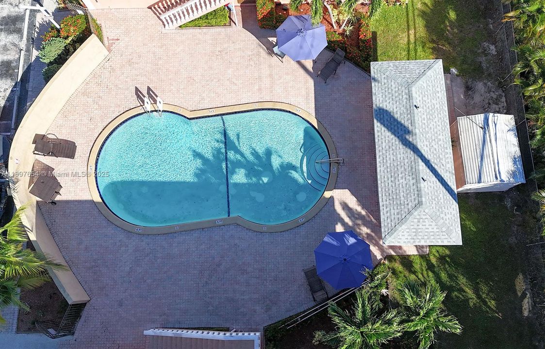 For Rent: $1,400 (1 beds, 1 baths, 600 Square Feet)