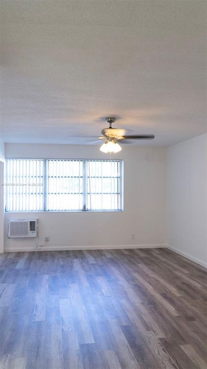 For Rent: $1,400 (1 beds, 1 baths, 600 Square Feet)