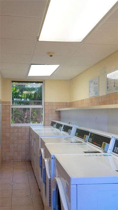 For Rent: $1,400 (1 beds, 1 baths, 600 Square Feet)