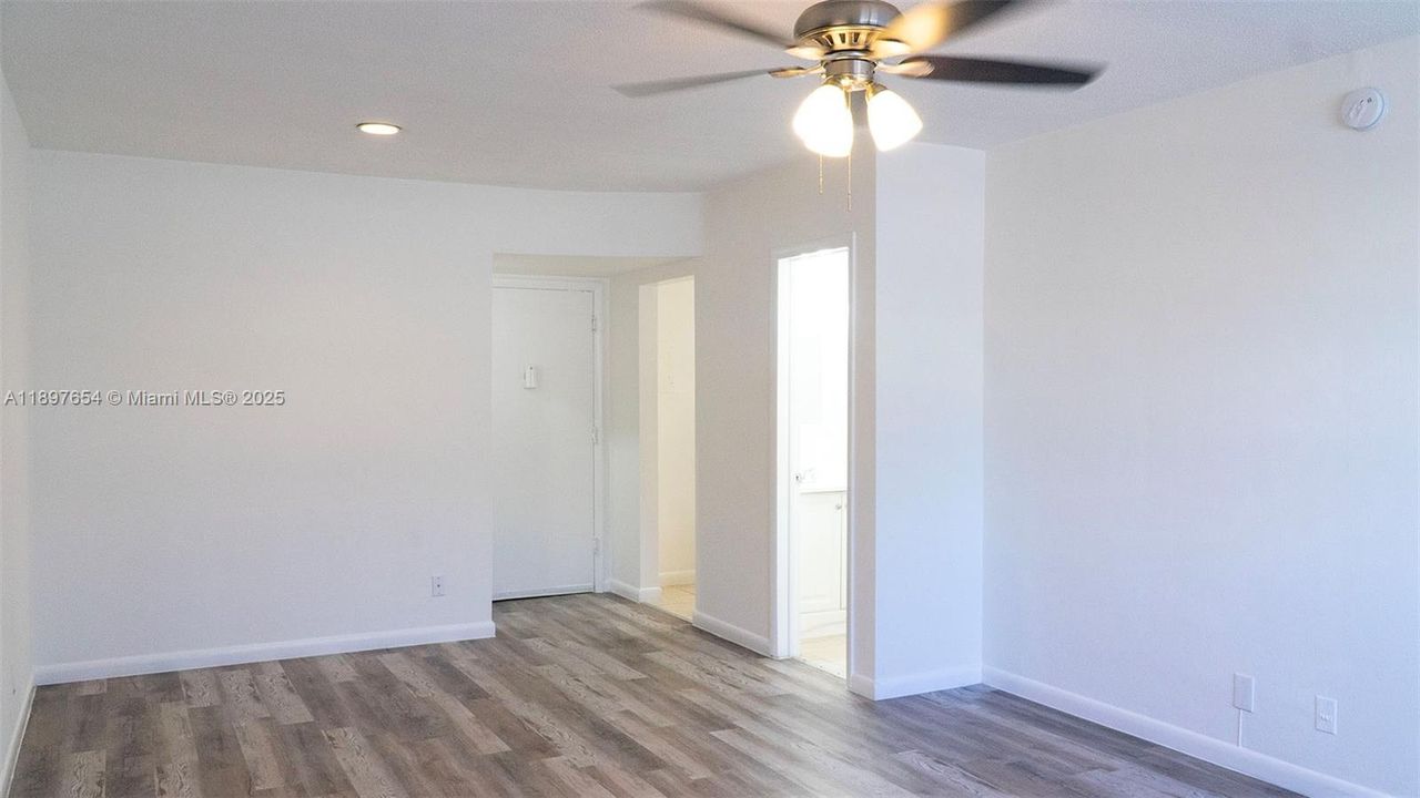 For Rent: $1,400 (1 beds, 1 baths, 600 Square Feet)