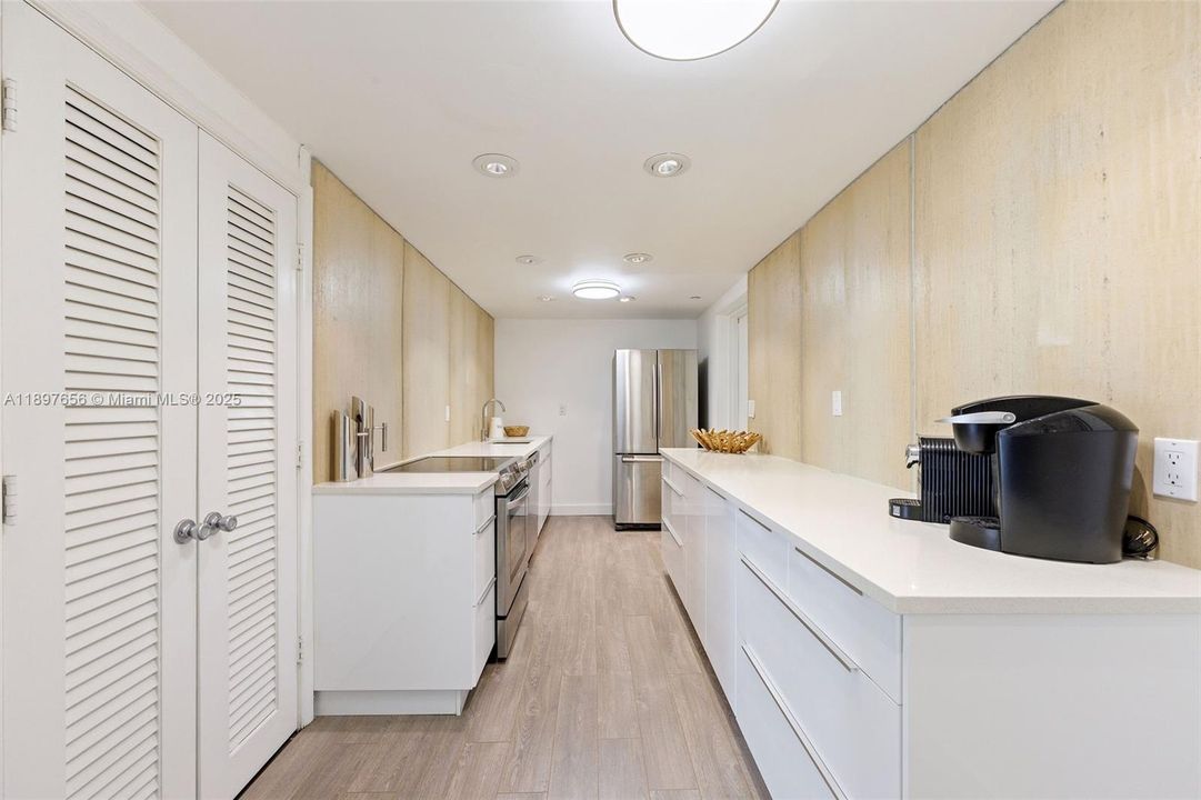 For Sale: $859,000 (2 beds, 2 baths, 1700 Square Feet)