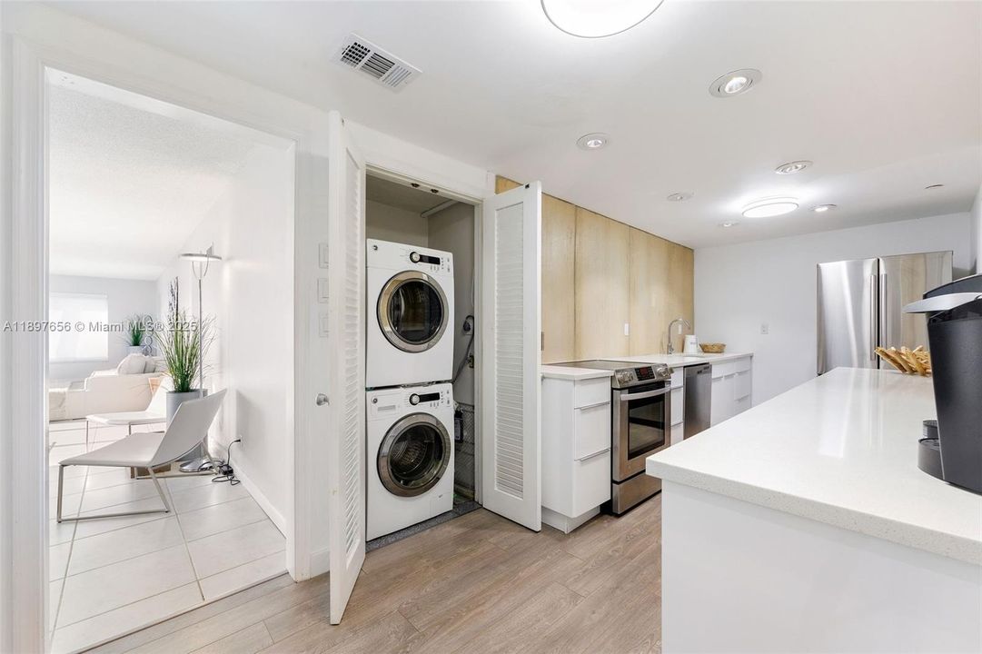 For Sale: $859,000 (2 beds, 2 baths, 1700 Square Feet)