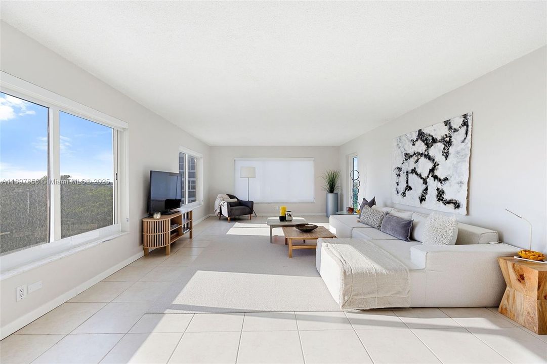 For Sale: $859,000 (2 beds, 2 baths, 1700 Square Feet)