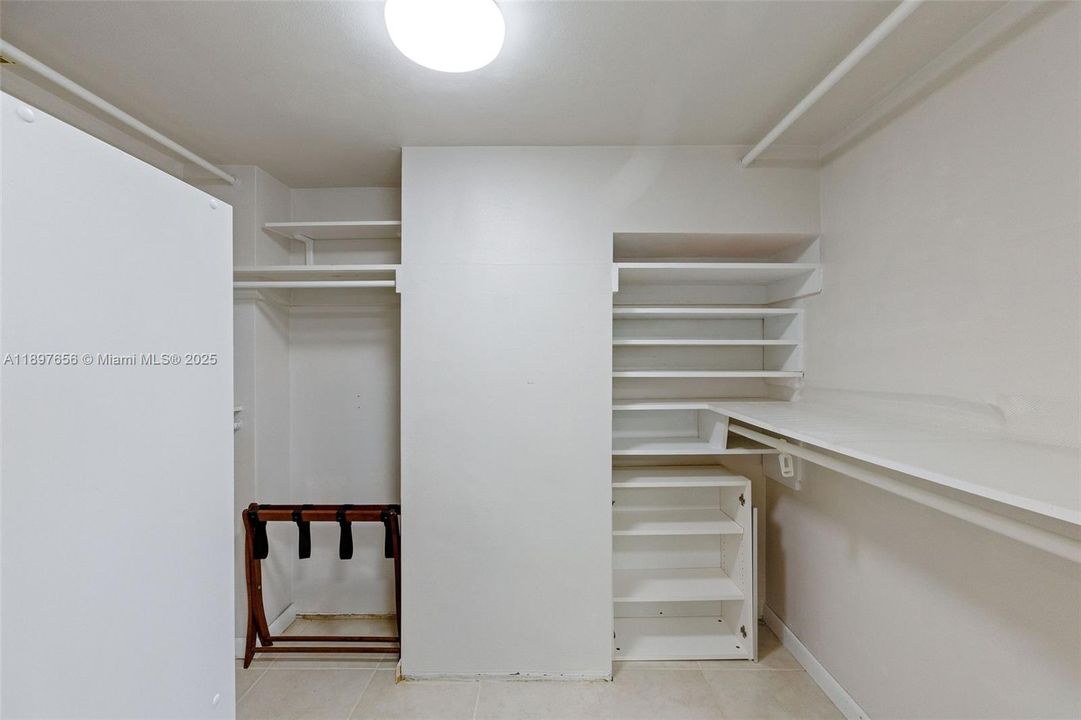 For Sale: $859,000 (2 beds, 2 baths, 1700 Square Feet)