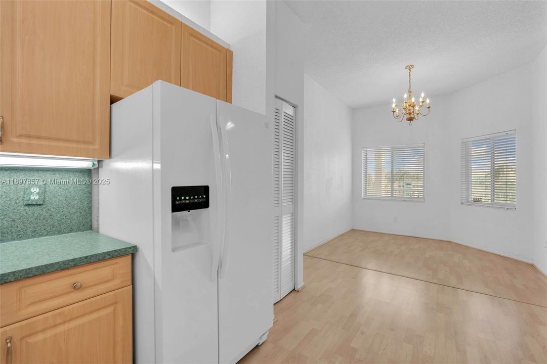 For Sale: $239,900 (2 beds, 2 baths, 1500 Square Feet)