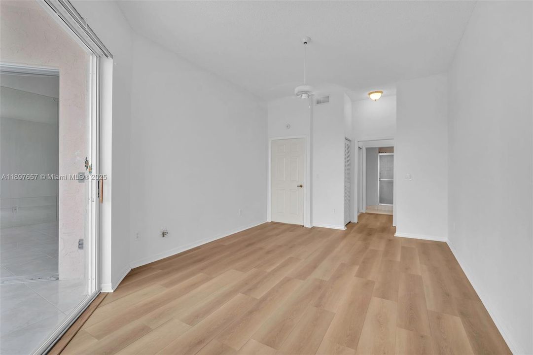 For Sale: $239,900 (2 beds, 2 baths, 1500 Square Feet)