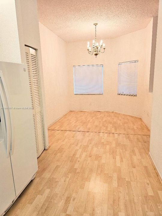 For Sale: $239,900 (2 beds, 2 baths, 1500 Square Feet)