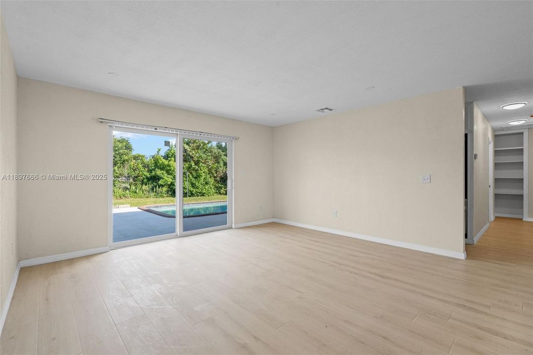 Active With Contract: $449,999 (3 beds, 2 baths, 1040 Square Feet)