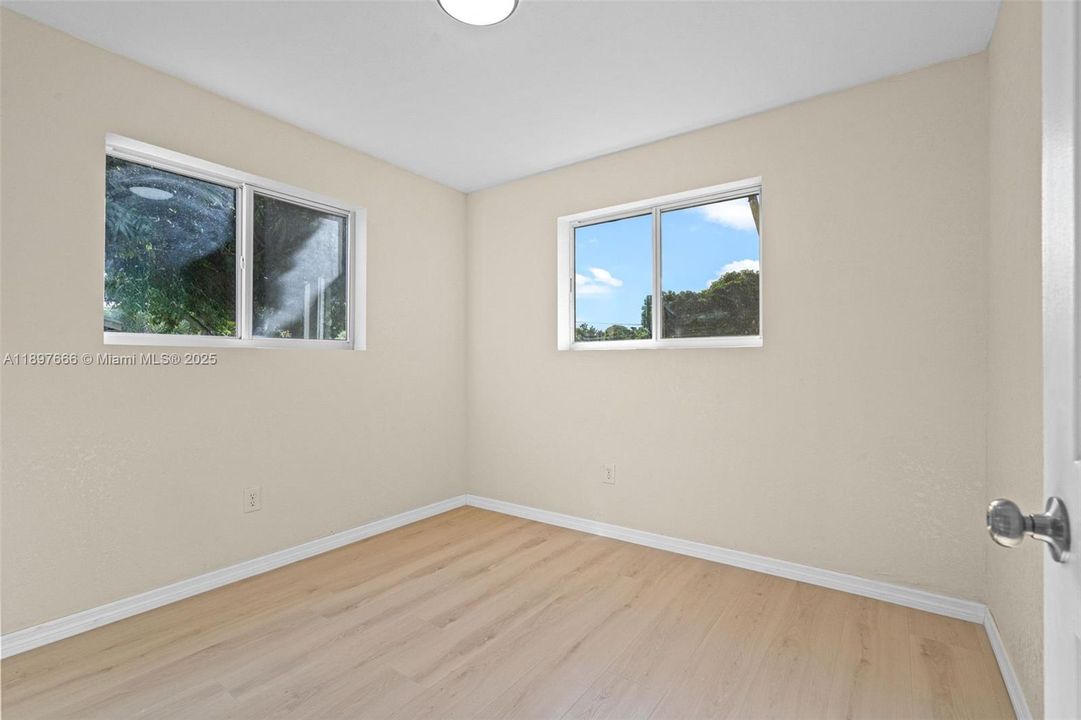 Active With Contract: $449,999 (3 beds, 2 baths, 1040 Square Feet)