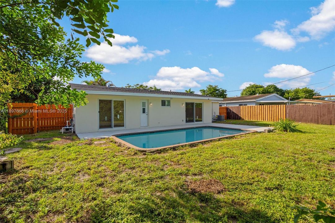 Active With Contract: $449,999 (3 beds, 2 baths, 1040 Square Feet)