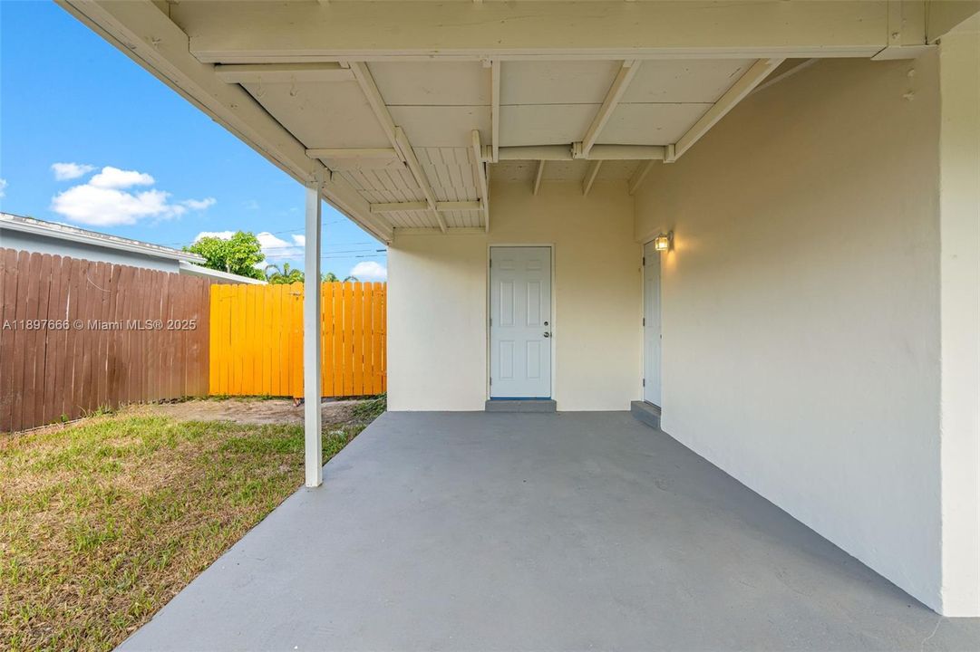 Active With Contract: $449,999 (3 beds, 2 baths, 1040 Square Feet)