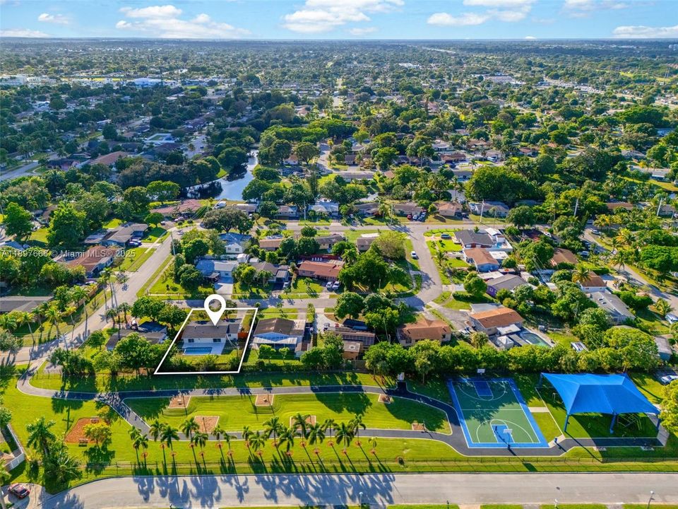 Active With Contract: $449,999 (3 beds, 2 baths, 1040 Square Feet)