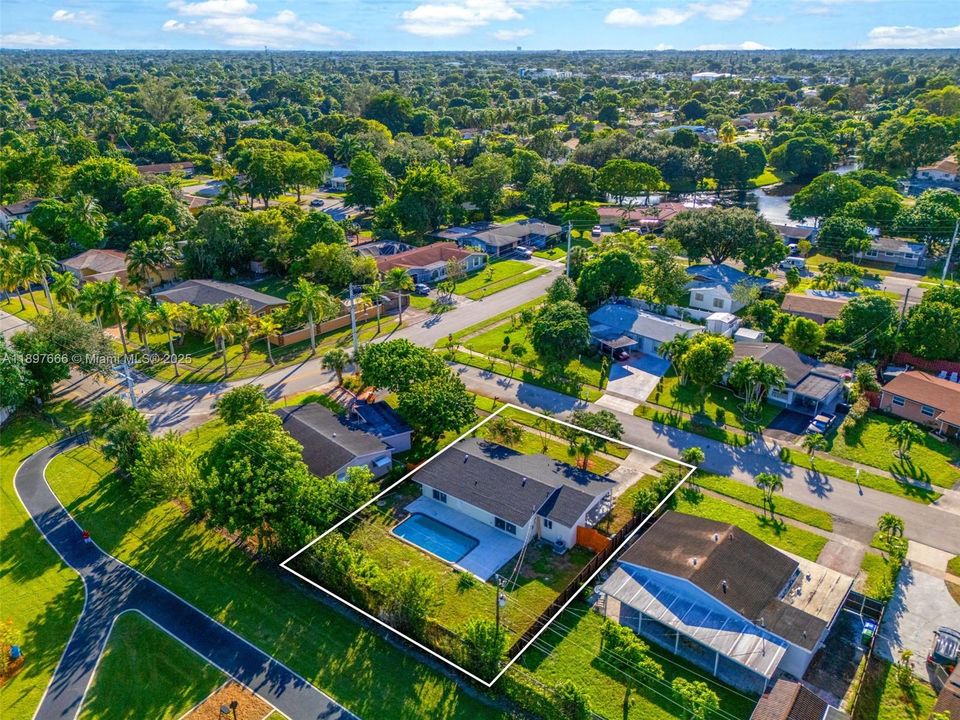 Active With Contract: $449,999 (3 beds, 2 baths, 1040 Square Feet)