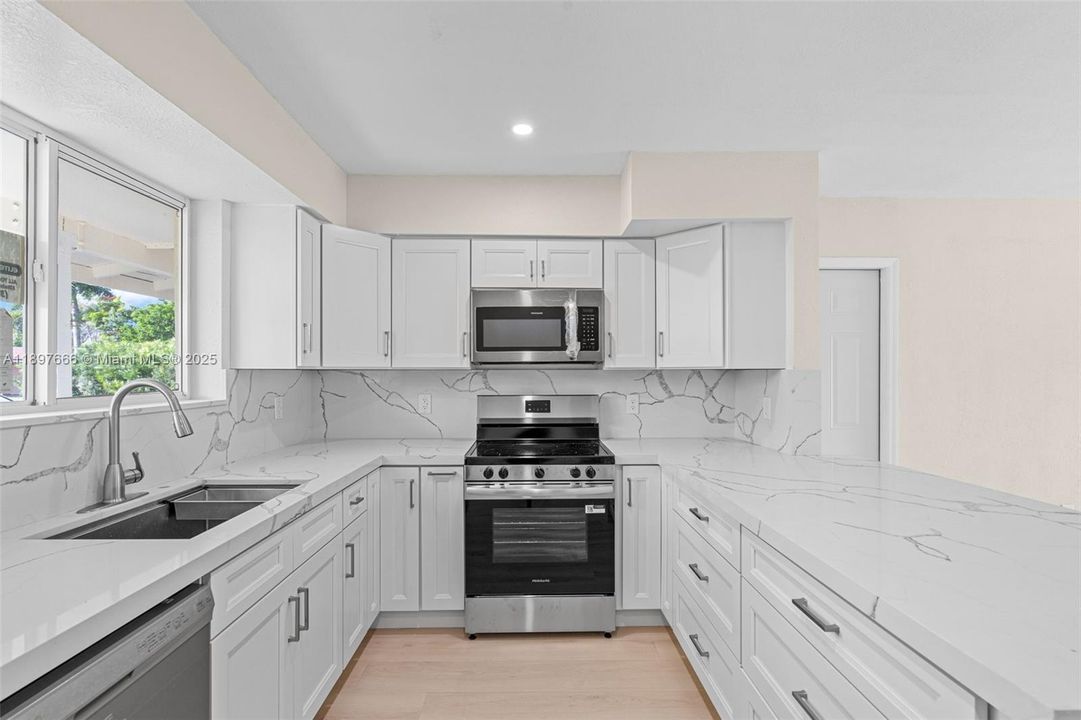 Active With Contract: $449,999 (3 beds, 2 baths, 1040 Square Feet)