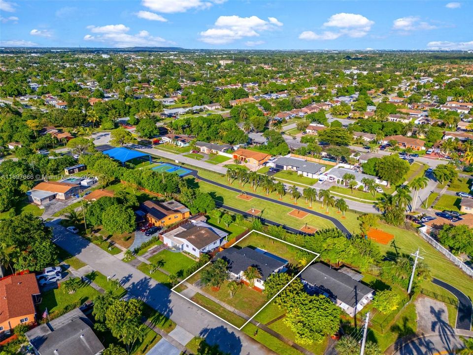 Active With Contract: $449,999 (3 beds, 2 baths, 1040 Square Feet)