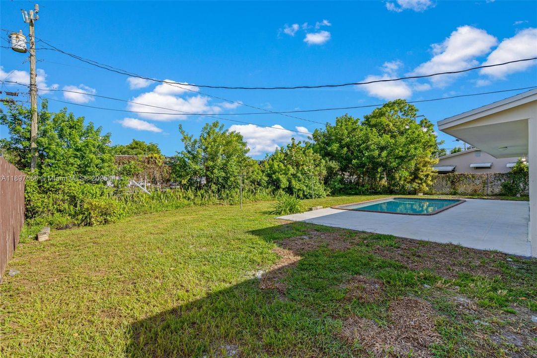 Active With Contract: $449,999 (3 beds, 2 baths, 1040 Square Feet)