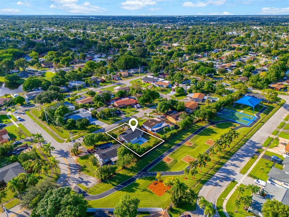 Active With Contract: $449,999 (3 beds, 2 baths, 1040 Square Feet)