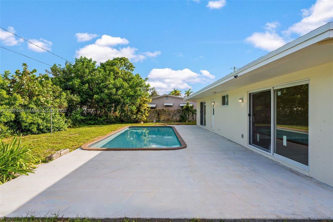 Active With Contract: $449,999 (3 beds, 2 baths, 1040 Square Feet)