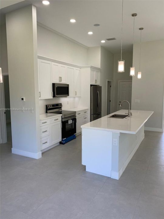 En Venta: $375,000 (3 camas, 2 baños, 1590 Pies cuadrados)