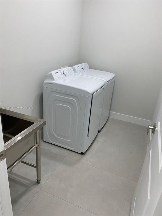 En Venta: $375,000 (3 camas, 2 baños, 1590 Pies cuadrados)