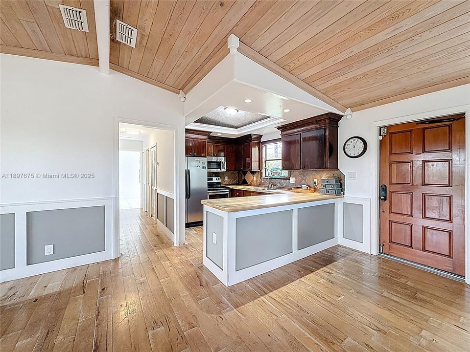 En Venta: $590,000 (2 camas, 2 baños, 1056 Pies cuadrados)