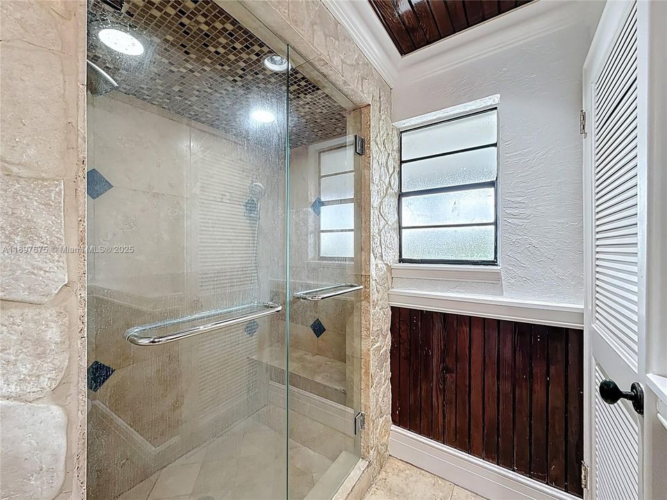 En Venta: $590,000 (2 camas, 2 baños, 1056 Pies cuadrados)