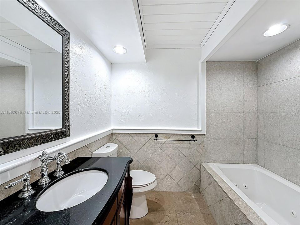 En Venta: $590,000 (2 camas, 2 baños, 1056 Pies cuadrados)