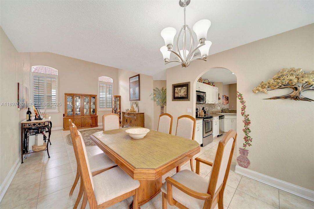 For Sale: $689,000 (4 beds, 2 baths, 2092 Square Feet)