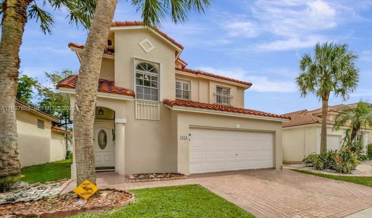 For Sale: $689,000 (4 beds, 2 baths, 2092 Square Feet)