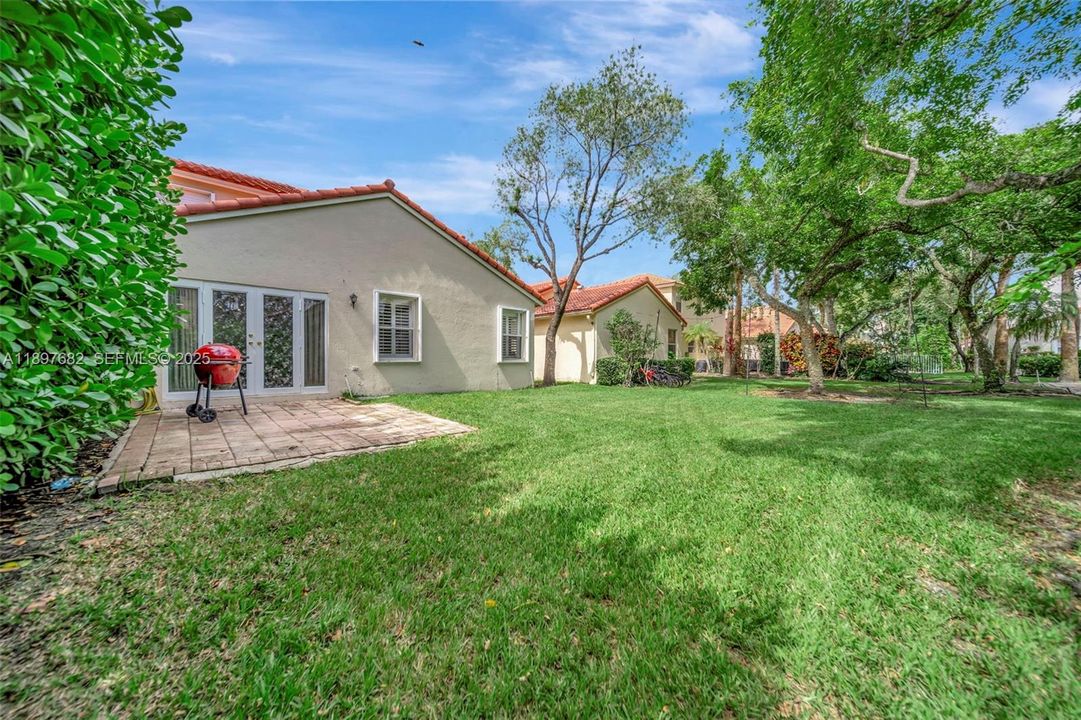 For Sale: $689,000 (4 beds, 2 baths, 2092 Square Feet)